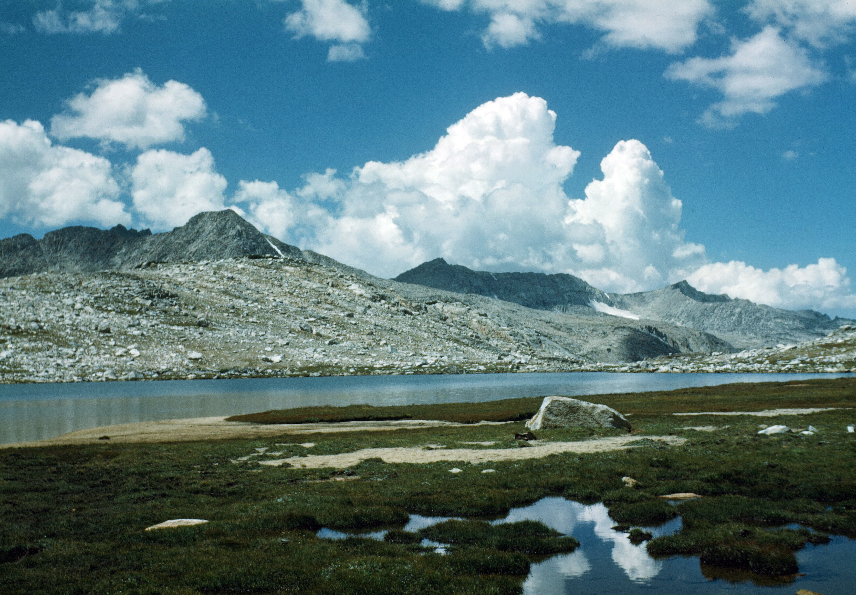 Summit Lake below Piute Pass